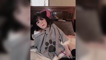 Screenshot from acrylickatequinn's live webcam sex show video