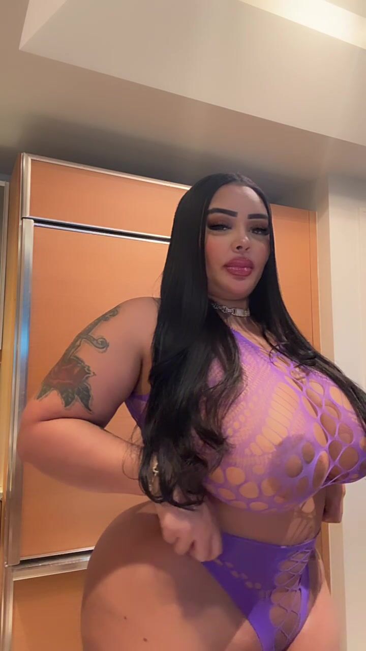 Creolebarbie big tits