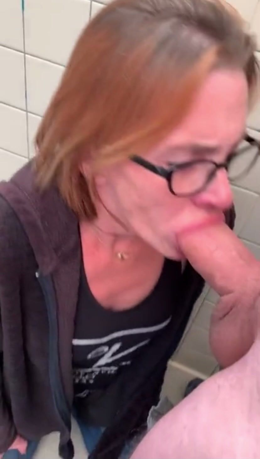 Toothless blowjob 3