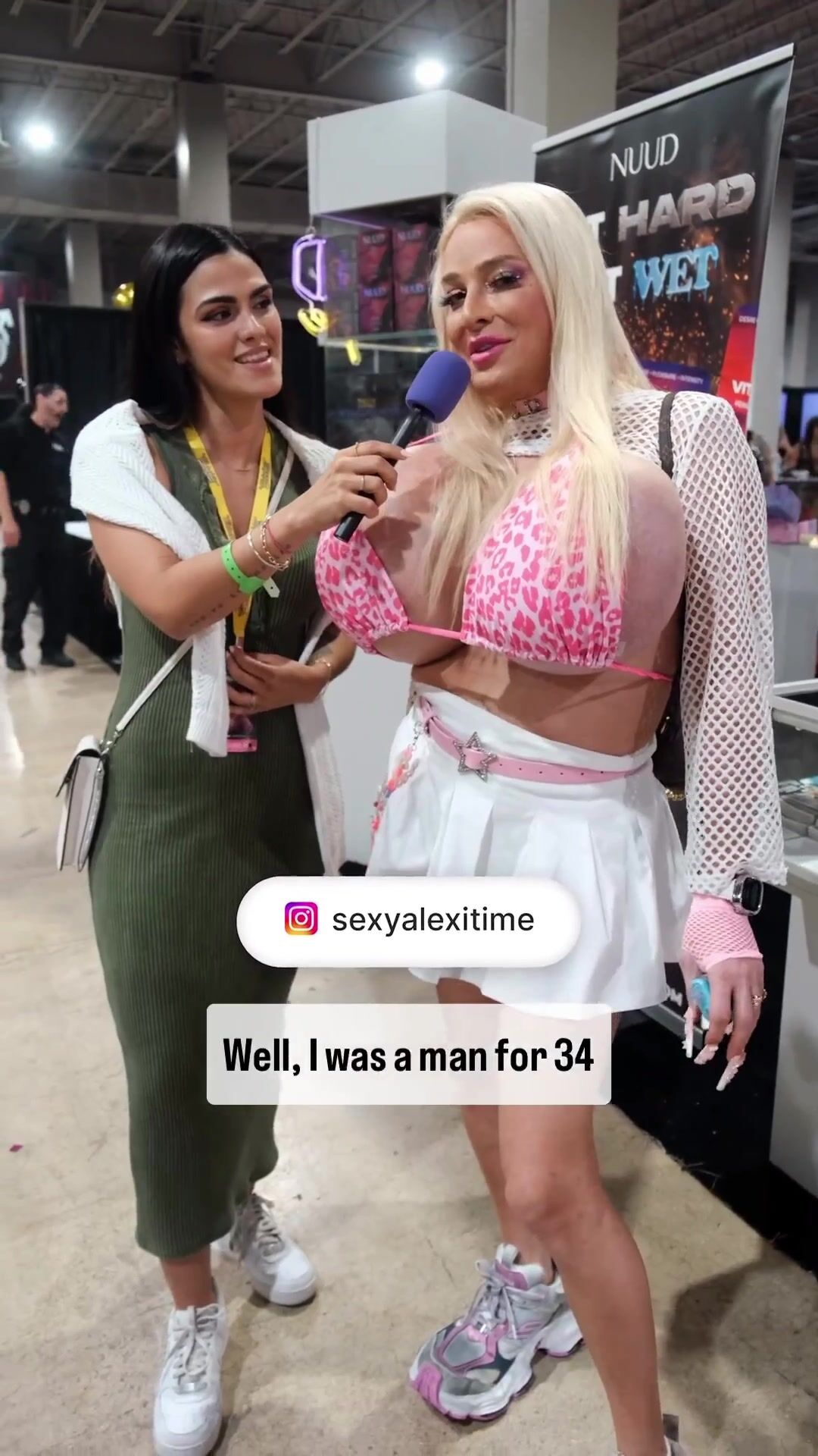 Alexia Cox huge fake boobs on the convention floor