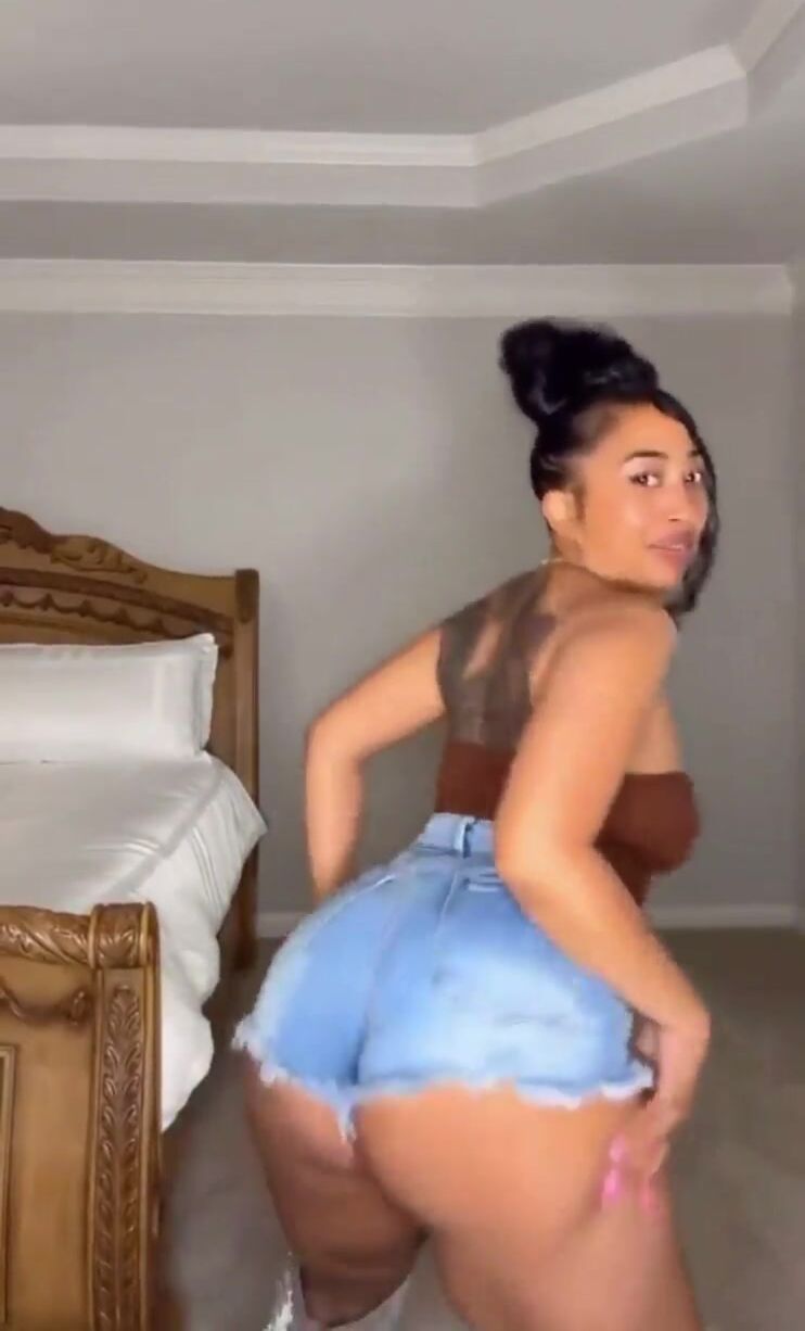 Viral Tik Tok star
