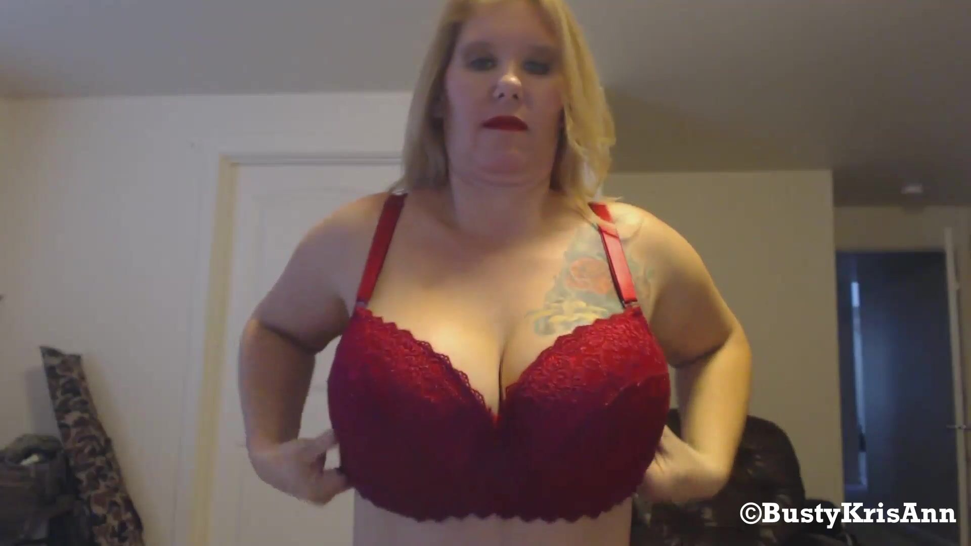 Lace Bra Fuck - Bustykrisann Trying on my lace Bra's TittyTuesday xxx onlyfans porn