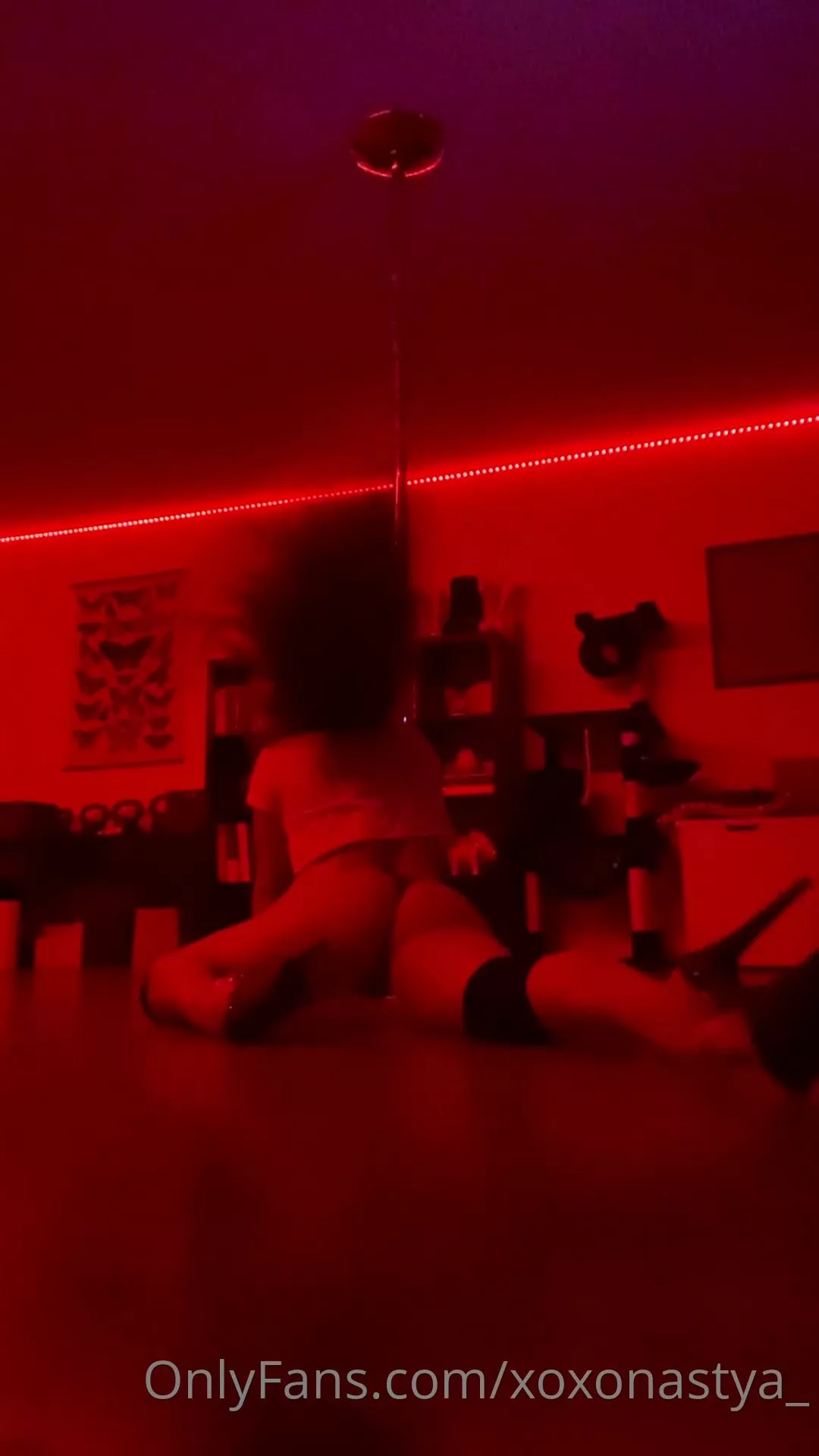 Xoxonastya_ Topless_dance_for_you_daddy_DM_me_for_custom_videos xxx  onlyfans porn