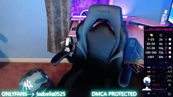 Screenshot from semperfuckme052518's live webcam sex show video