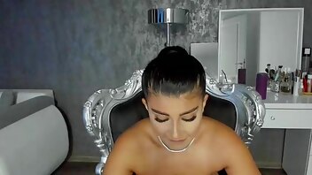 Screenshot from moniqueeasss live webcam sex show video