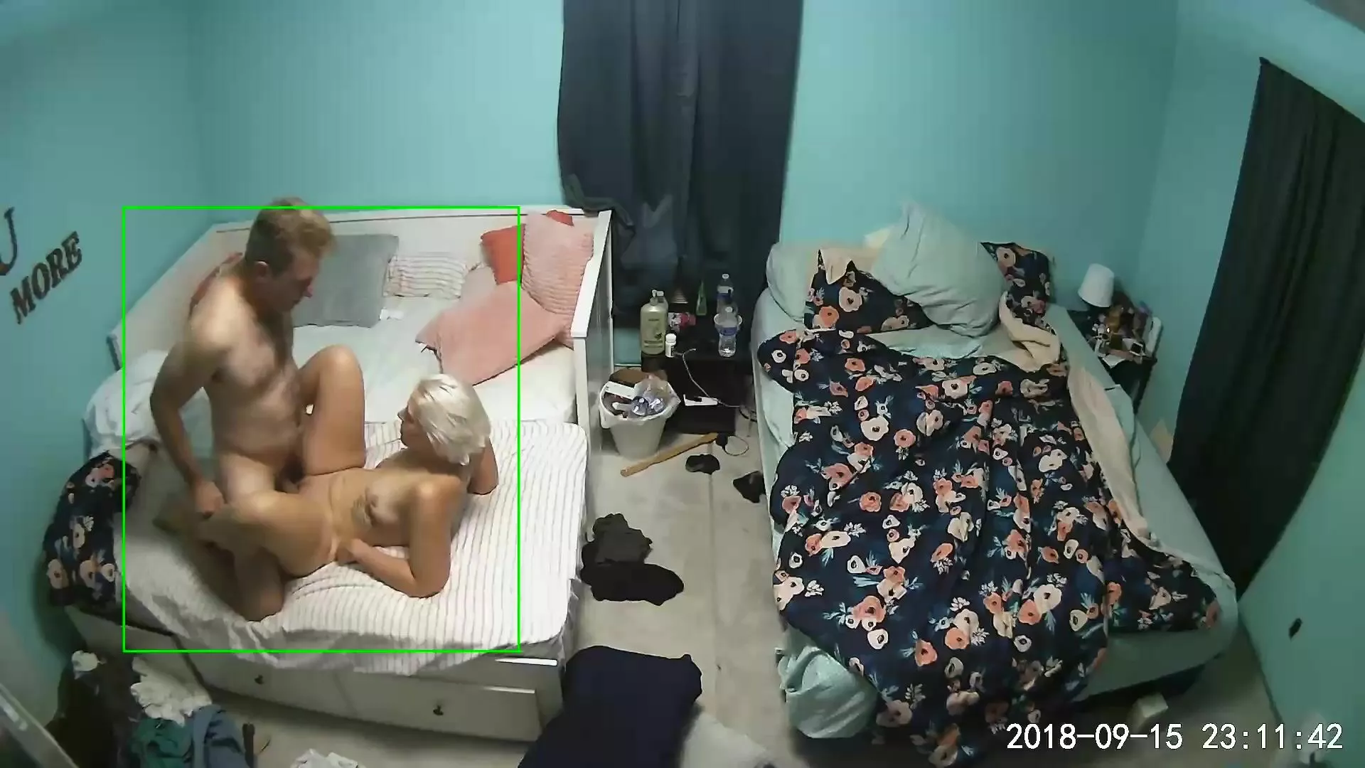 Ohiohotwife823 fuck me on the edge of the bed please xxx video image