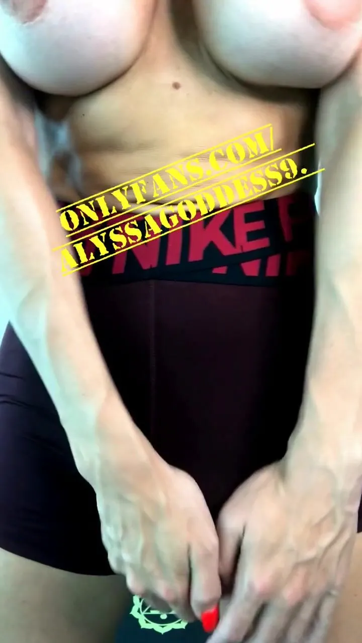 Alyssagoddess9 workout wednesday new video see you back next week f onlyfans  leaked