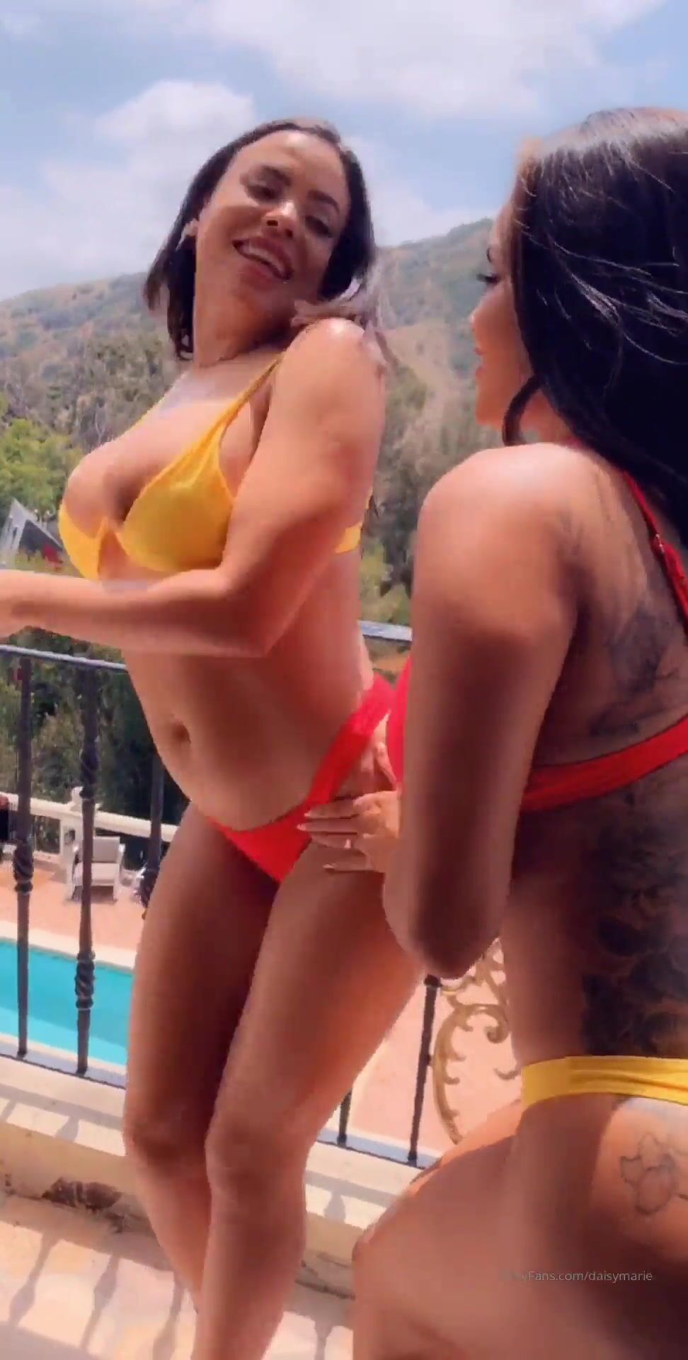 Daisymarie happy mondaisy baby me and luna star wish u were here w/ us onlyfans image picture