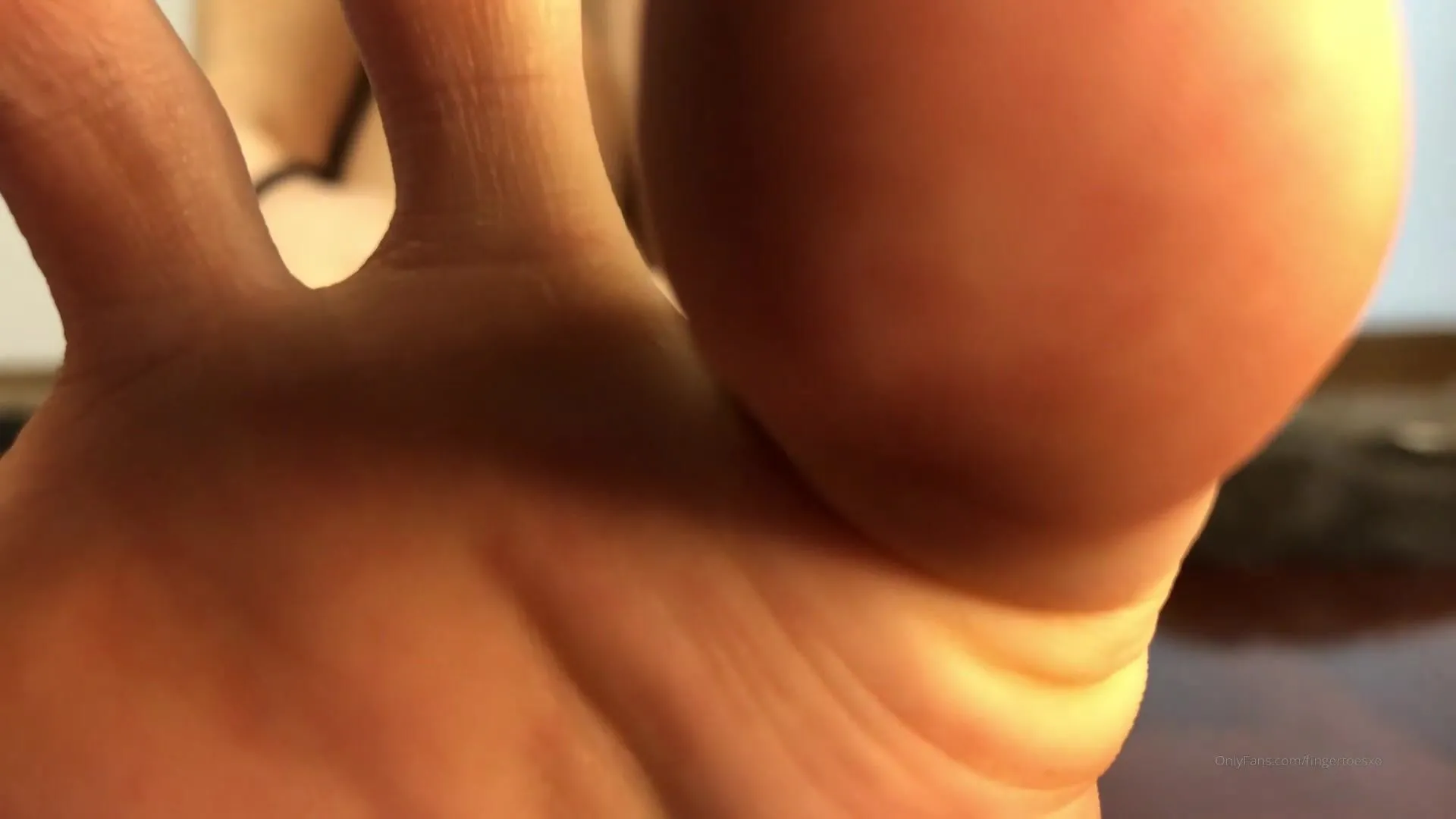 Fingertoesxo xxx onlyfans porn video