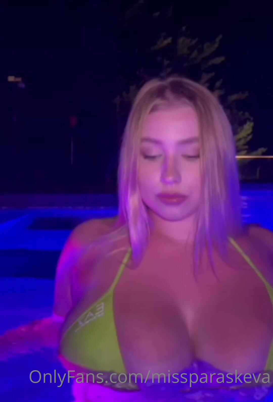 Missparaskeva Check your dms for a new bikini video from me ) here is a  small taste. xxx onlyfans porn video
