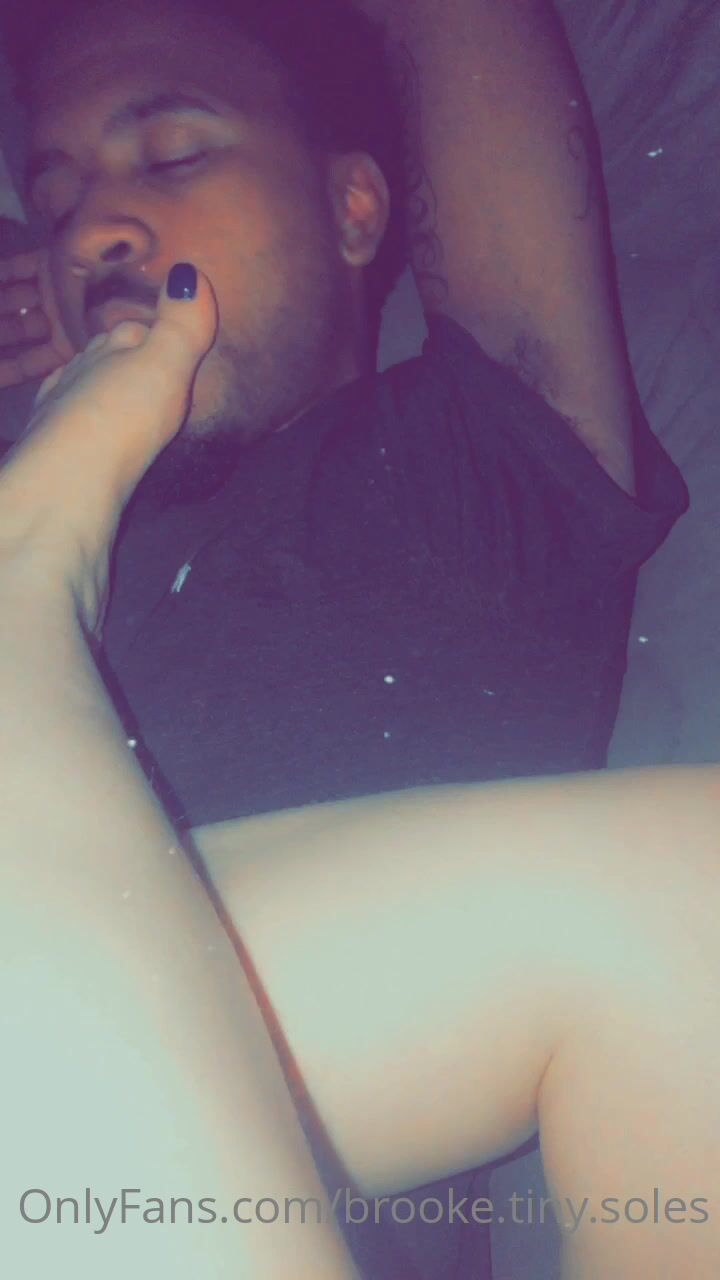 Brooke.tiny.soles I love the way he sucks my toes so passionate_ xxx onlyfans  porn video