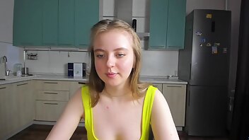 Screenshot from 1_girl_'s live webcam sex show video