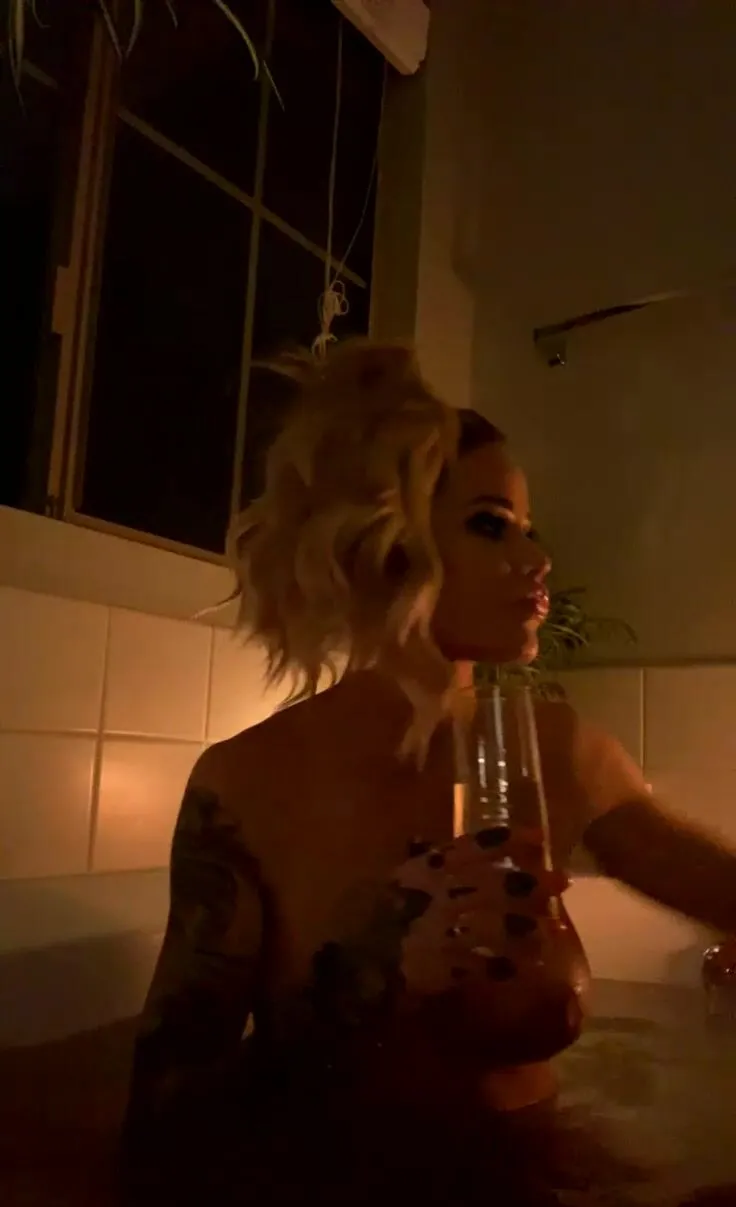 Missjessarhodes webcam stream xxx onlyfans porn videos