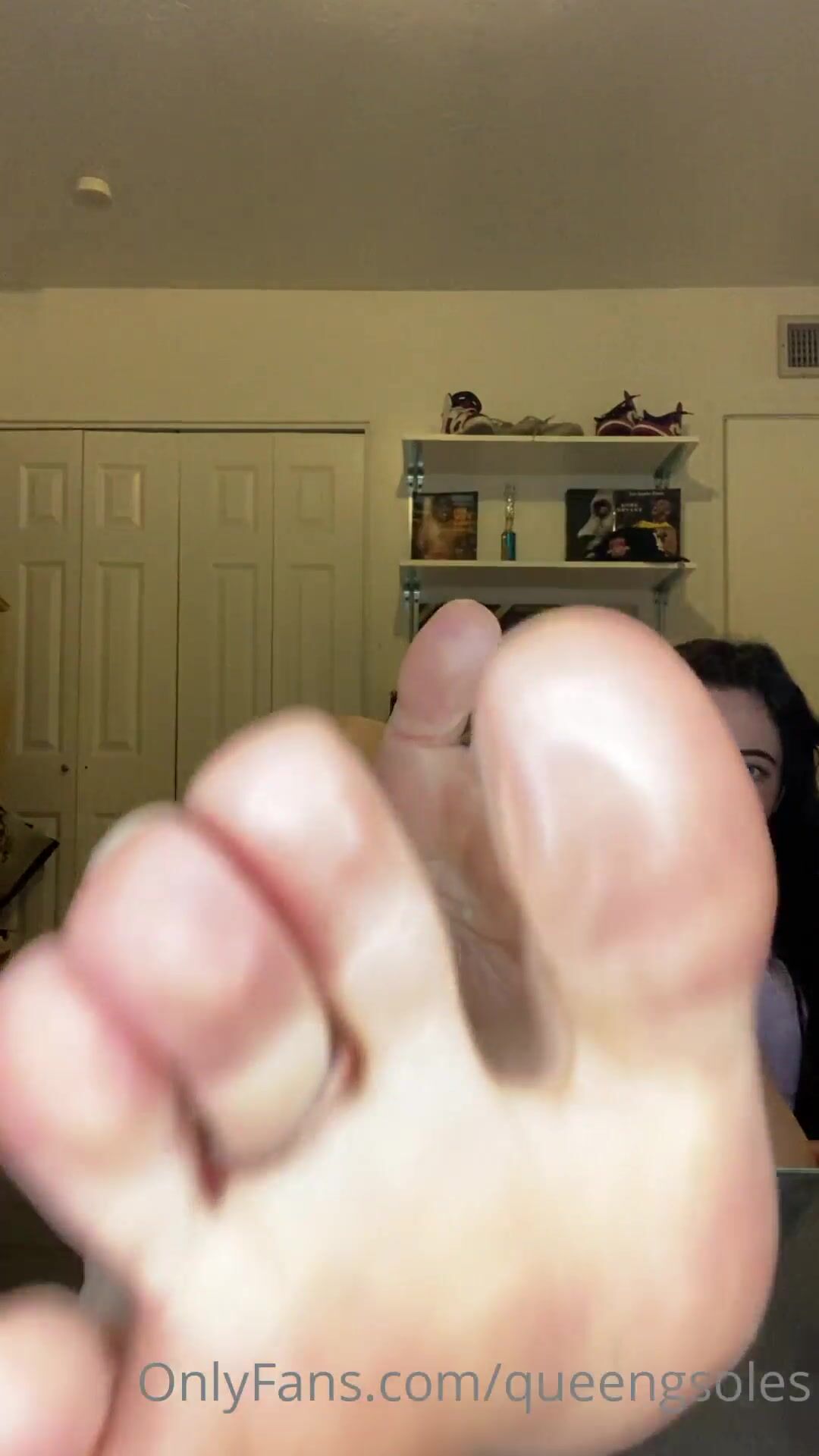Queengsoles Joi Finding Out My Friend Likes Feet Xxx Onlyfans Porn Videos |  My XXX Hot Girl