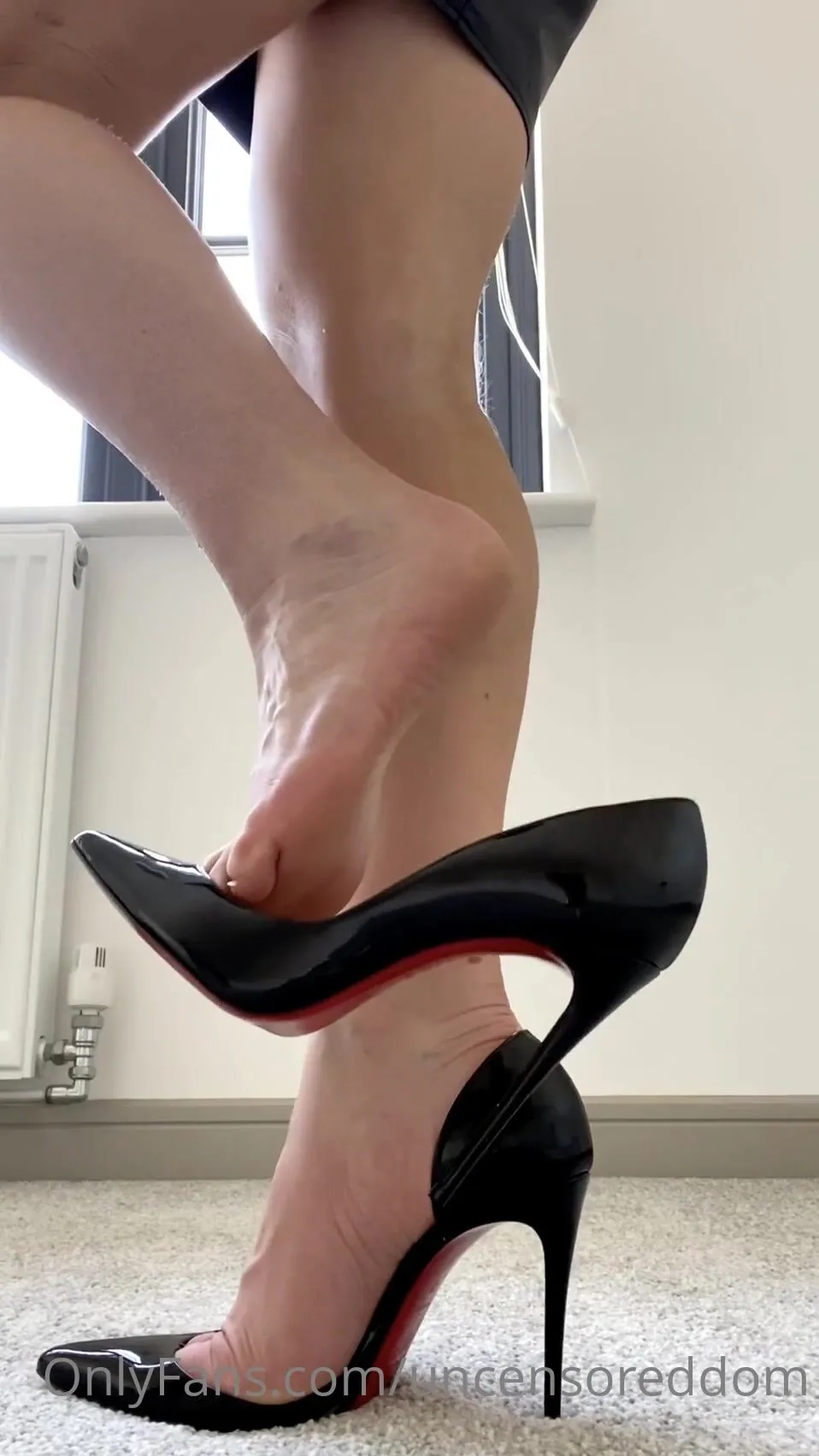 Www Xxx Siy Videv - Uncensoreddom Six Glorious Minutes Of Foot Worship Worship My Louboutins  Soles In Silen xxx onlyfans porn videos