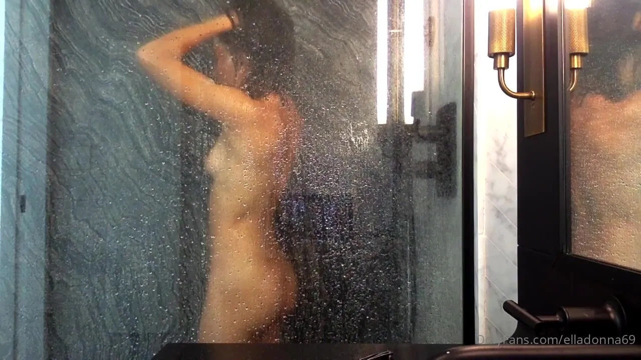 Elladonna69 Muscle Tease In The Shower xxx onlyfans porn videos