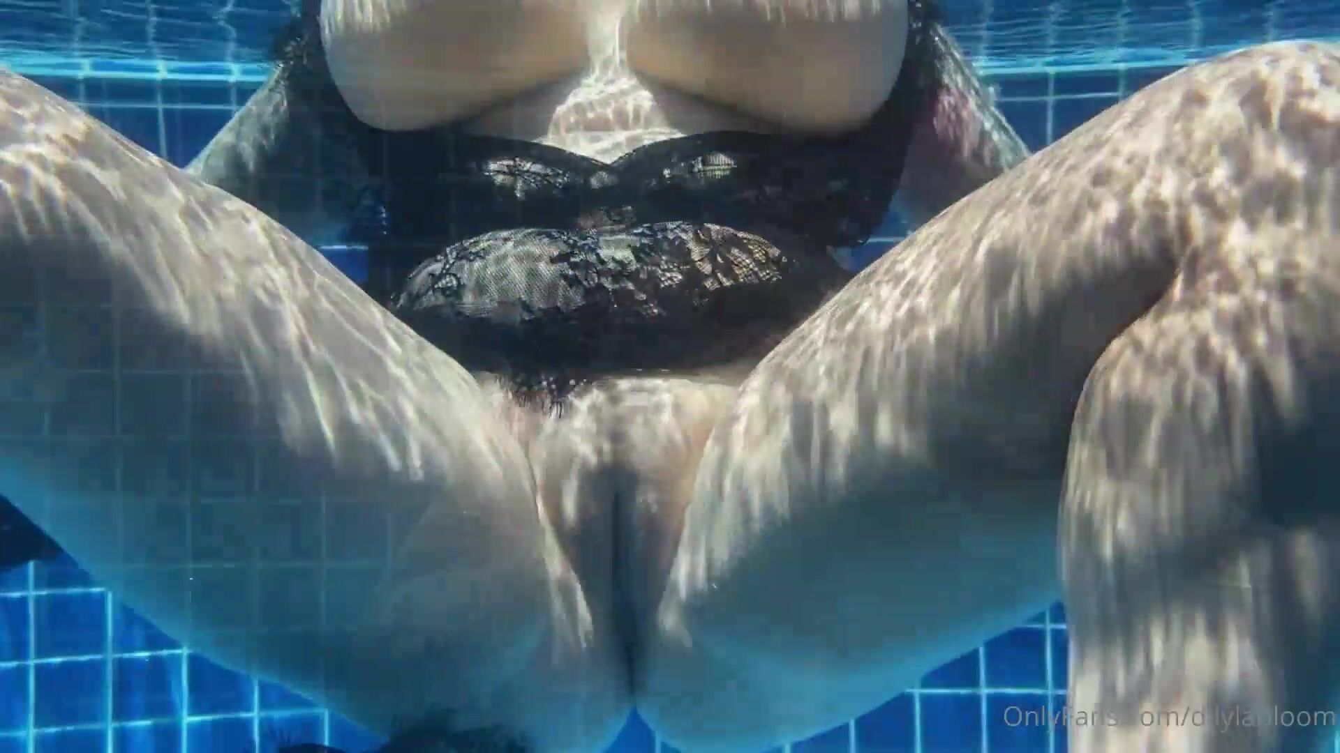 Underwater Fingering - Dilylabloom underwater fingering & boobs worship check your private  messages or contact me xxx onlyfans porn