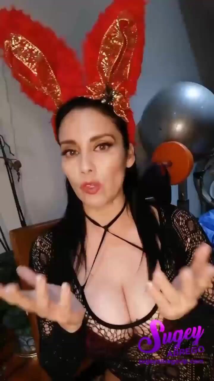 Sugey Abrego live