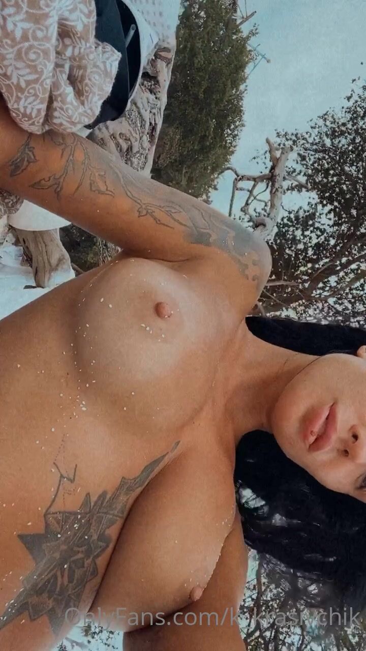 Sunny_kerss Sexy girl without clothing is waiting for u in DM xxx onlyfans  porn videos