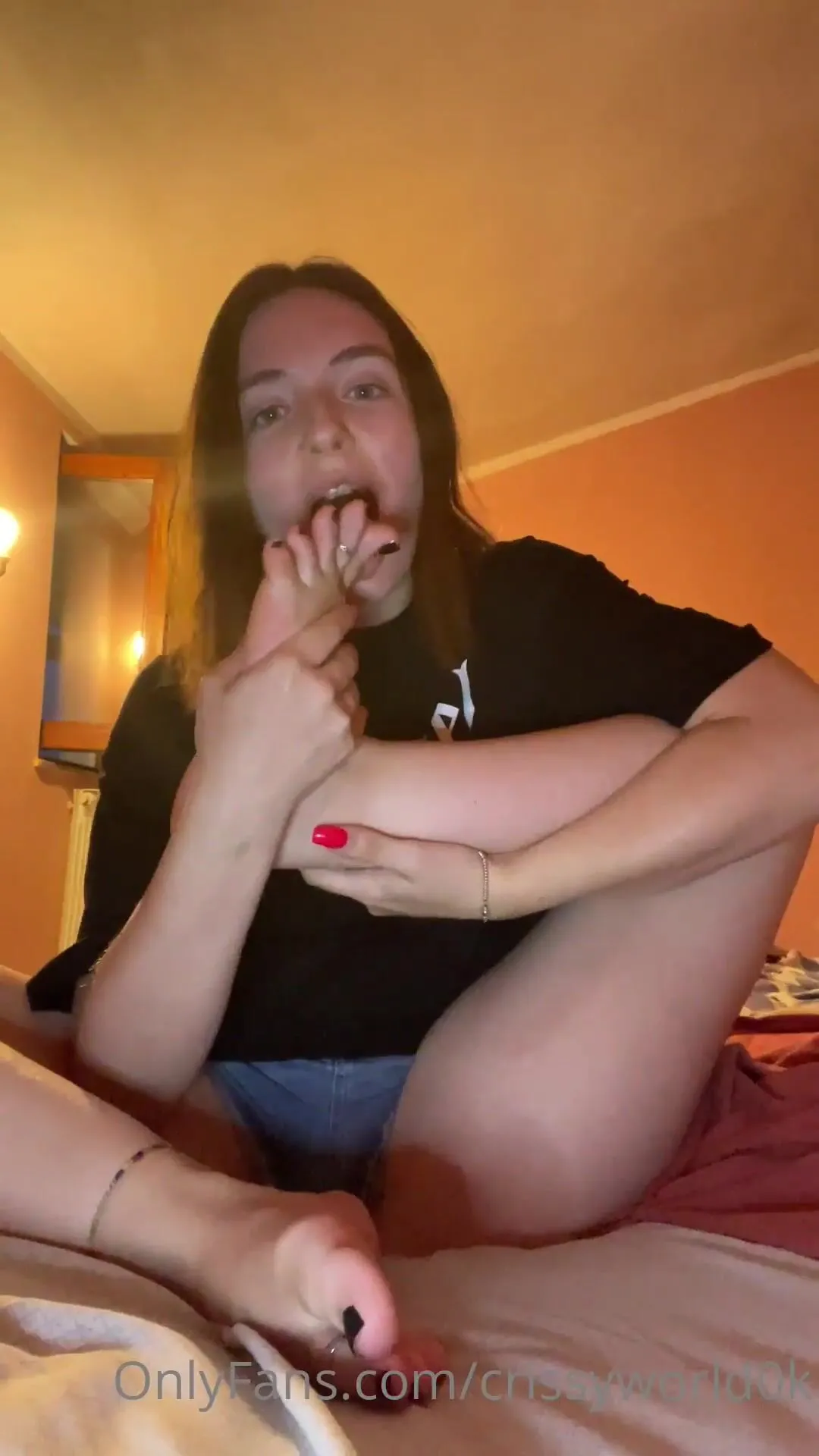 Crissyworld0k self worship completo 5 minuti guardalo tutto e fammi sapere  con un cuoricino se xxx