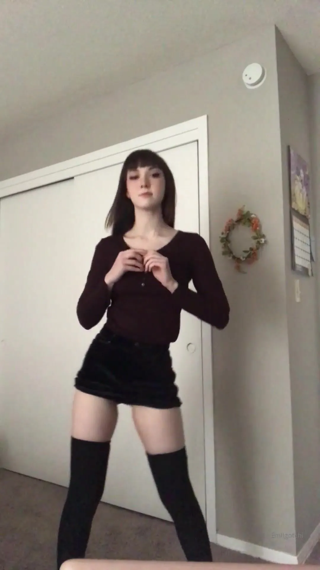 Emiigotchi a lot of people liked that little stupid dance video that i did  a while