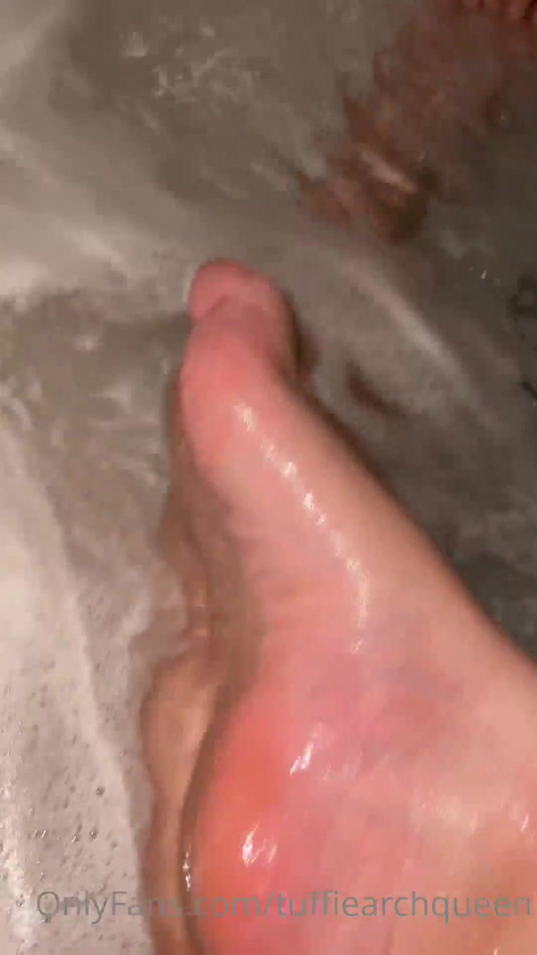 Tuffiearchqueen sexy bath time this week make sure you stroke that dick for  while show off pretty onlyfans porn video xxx