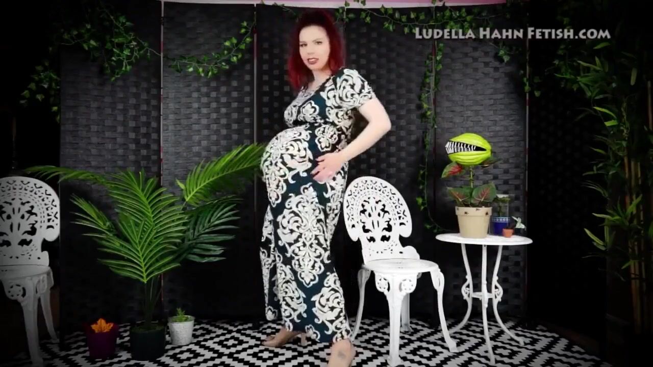 Ludella Hahn - Little Shop of VORE-ORS