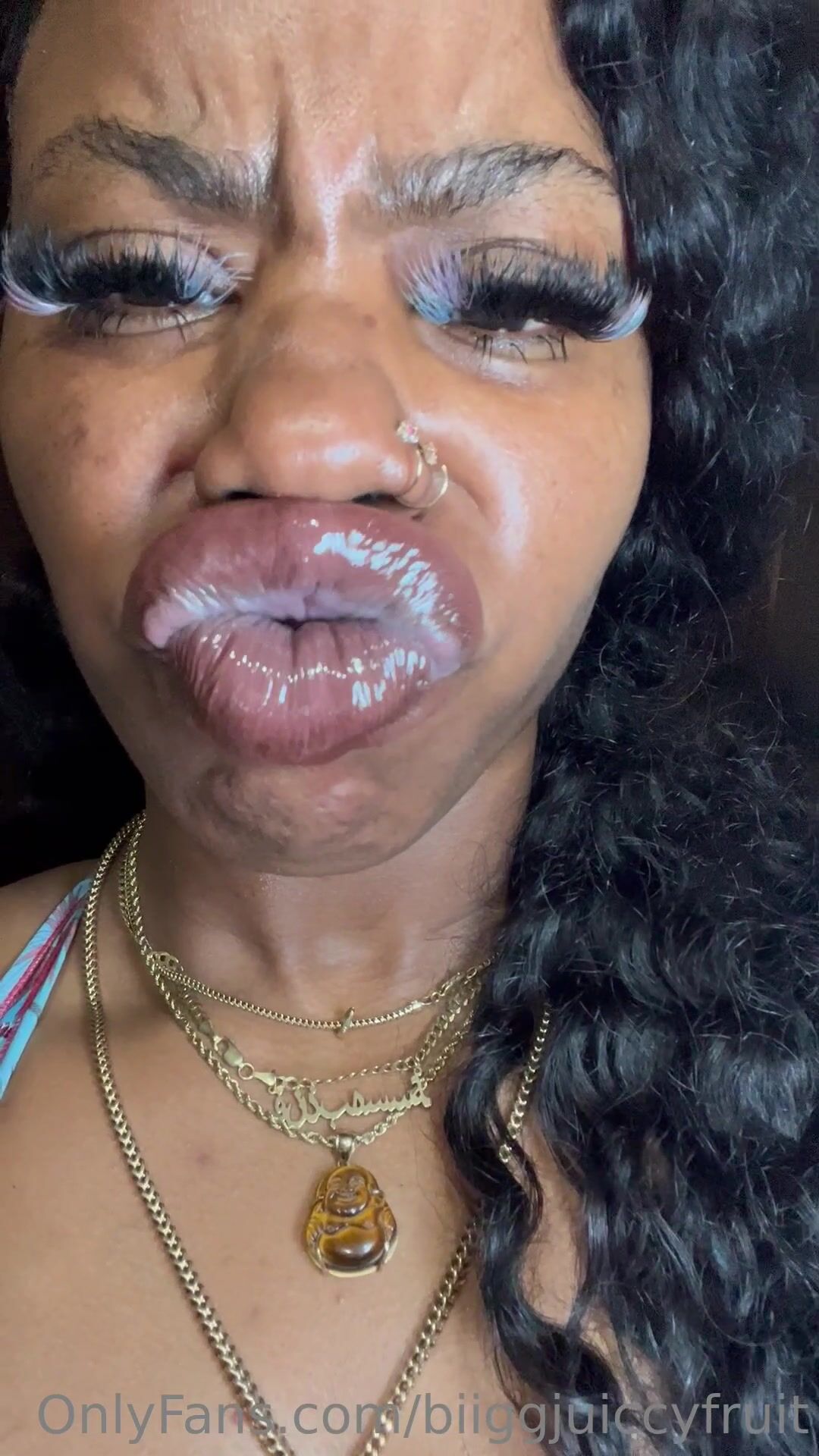 Bigjuicyfruit lips