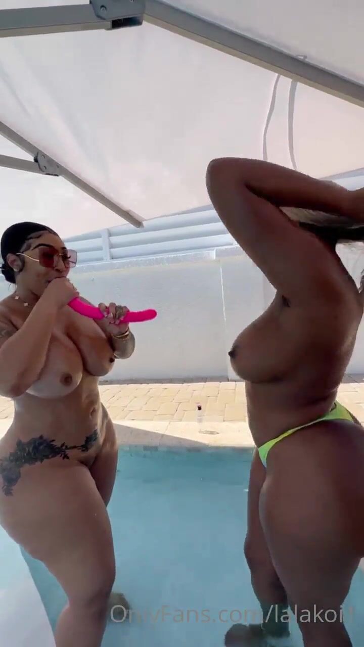 TOKYO DRIFT LESBIAN ON POOL