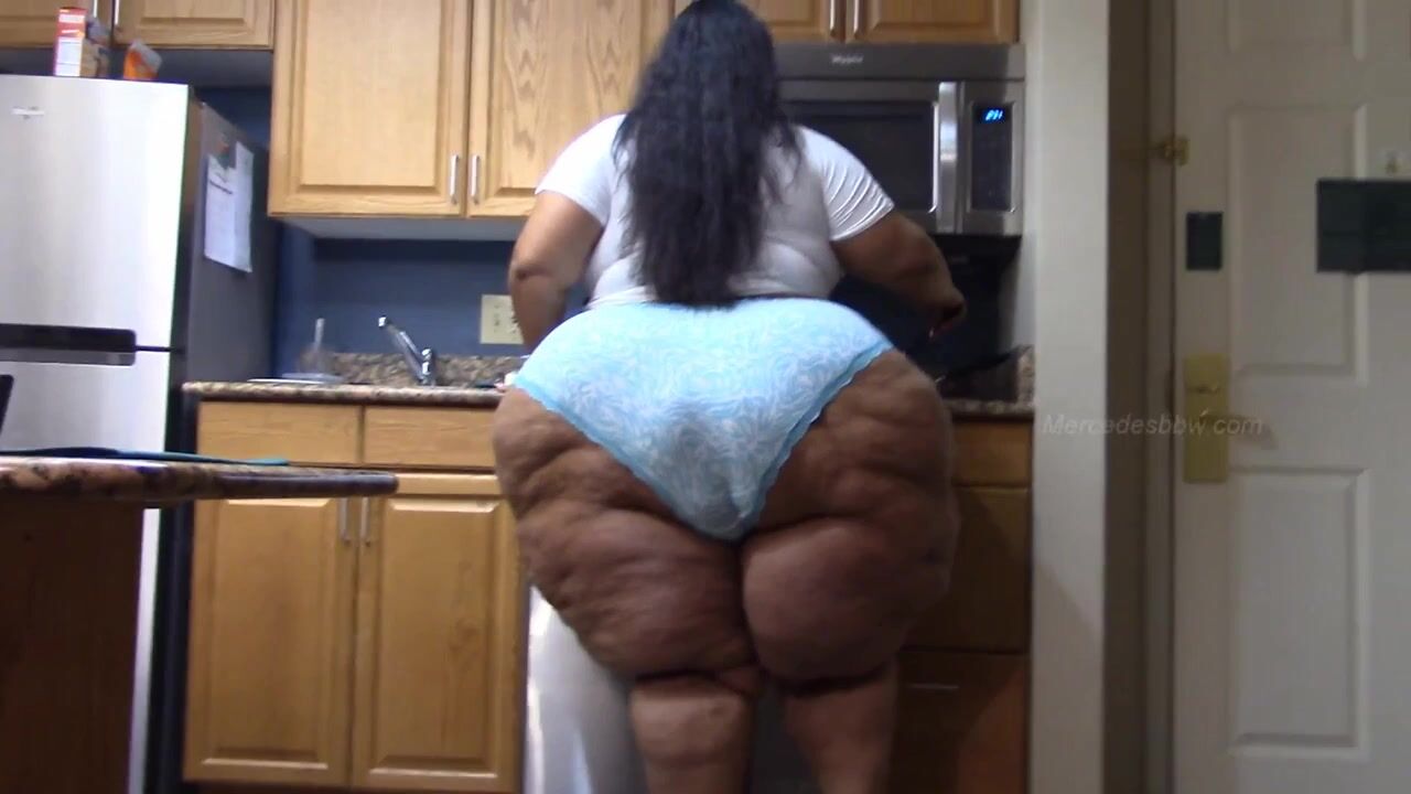 Ssbbw Native Pear - Breakfast And Posing