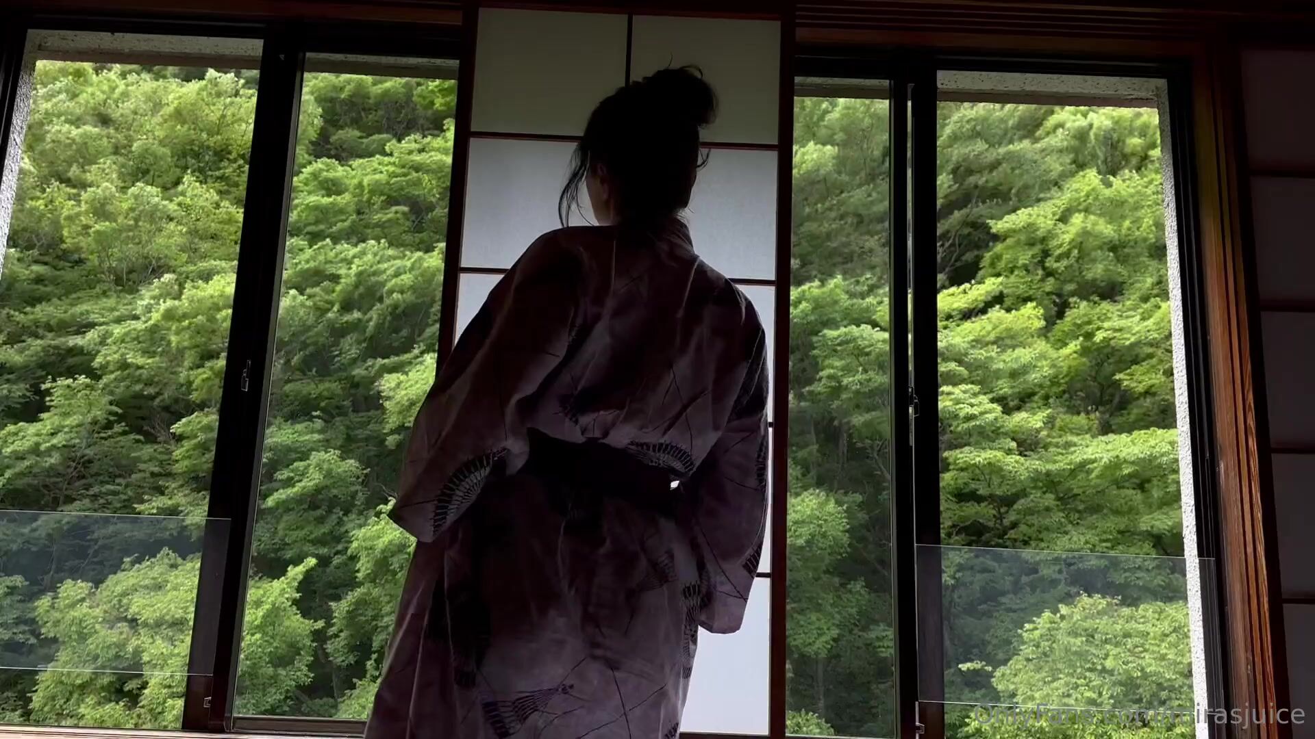 Mira Twitch Nude Kimono Dance OnlyFans Porn Video