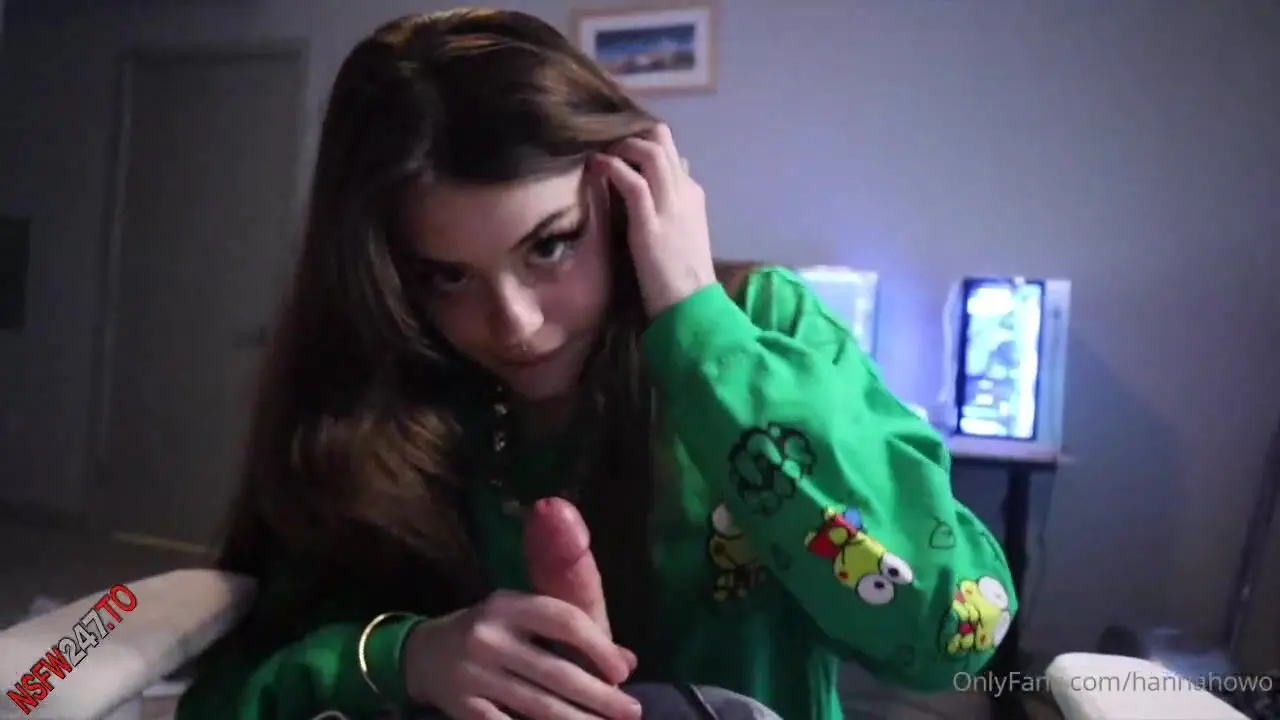 Hannah Owo hot beautiful cute girl giving blowjob porn video