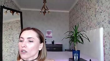 Screenshot from clara_bendover's live webcam sex show video