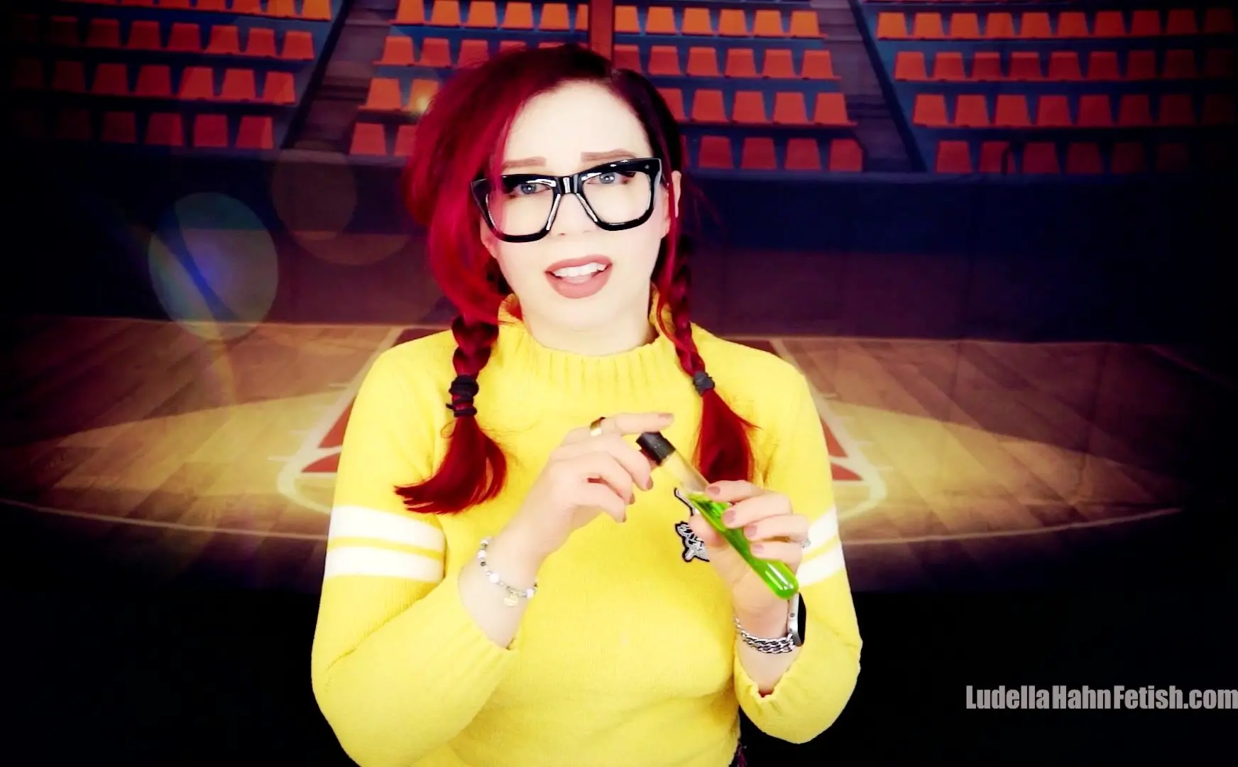 Giantess ludella