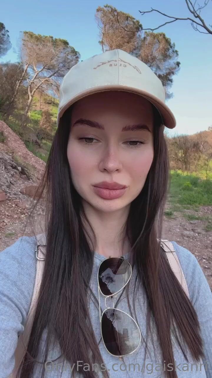 Kisa nix i m coming to you my love are you waiting for me w a bouquet of  flowers onlyfans porn xxx
