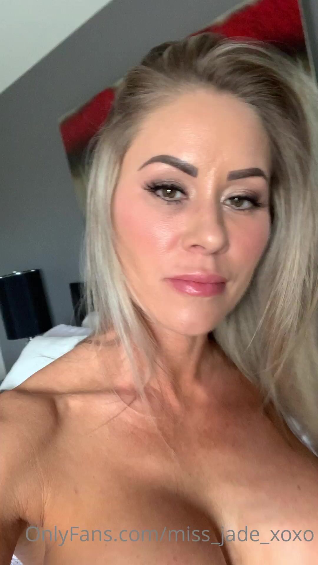 Miss jade xoxo comment below i would love to hear from you xxx onlyfans  porn videos