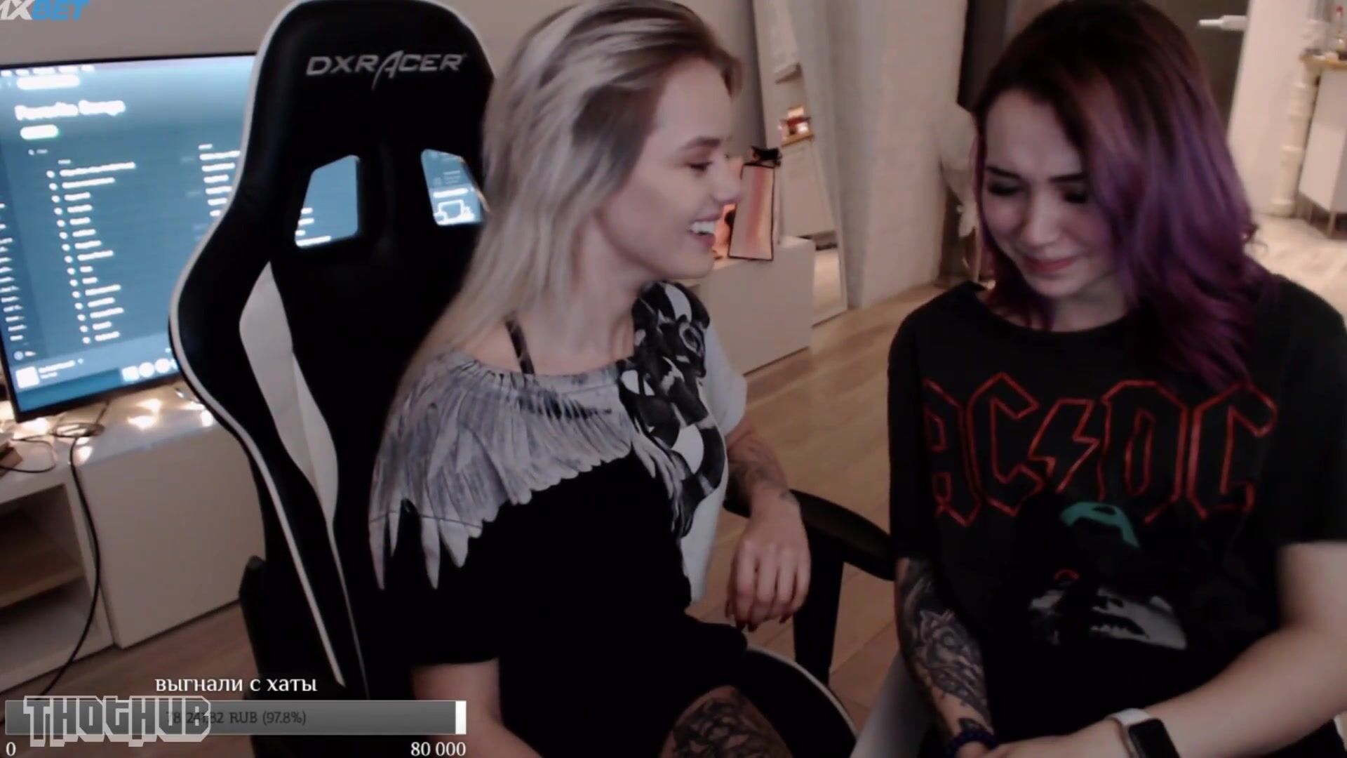 Russian twitch thots making out