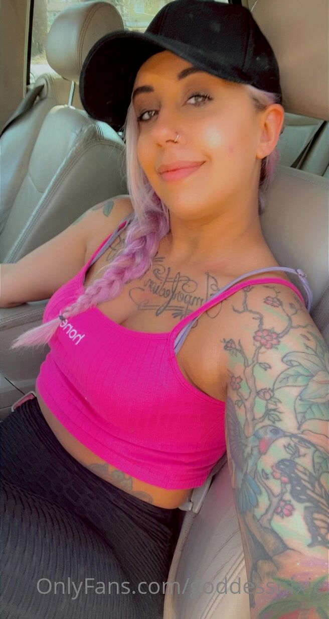 Goddessnixie Who has a spit fetish because this needs cleaning up xxx  onlyfans porn videos