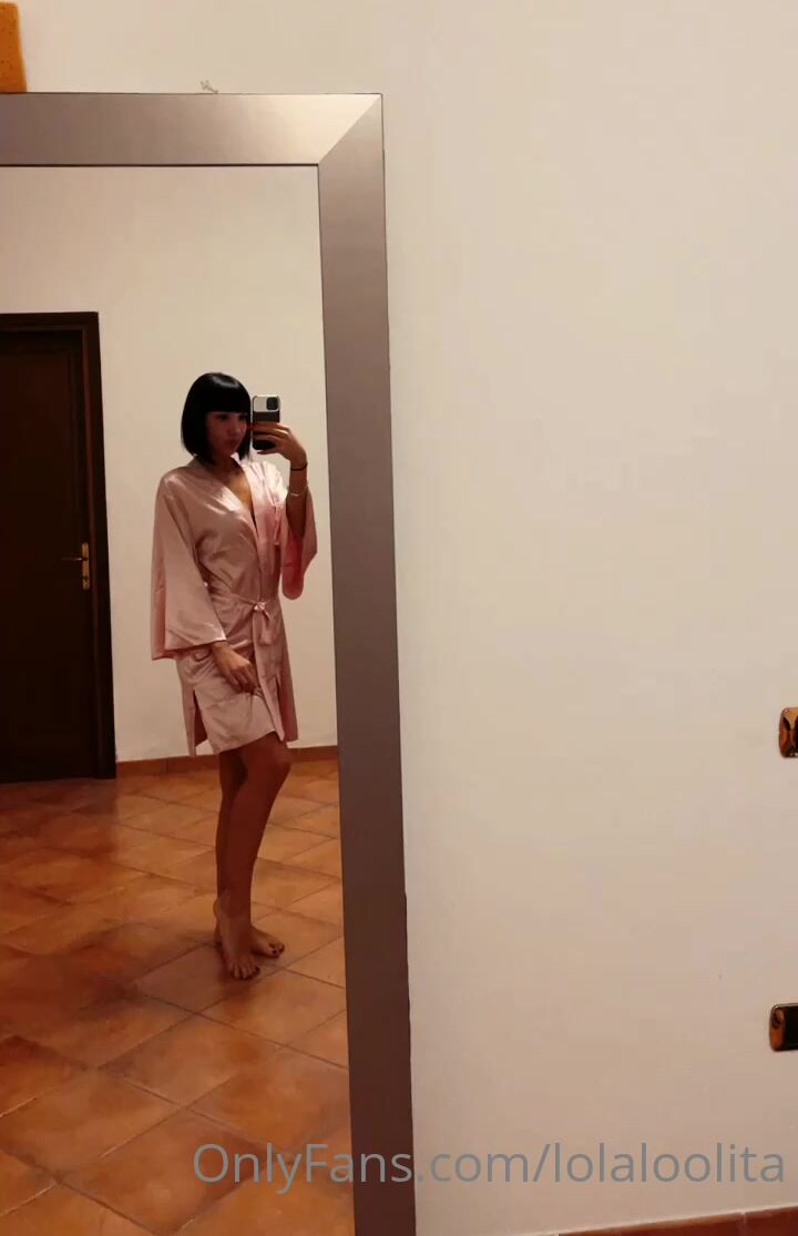 Cleos8 Buon sabato a tutti , grazie a chi mi ha regalato questa  vestaglietta ❤️✨ xxx